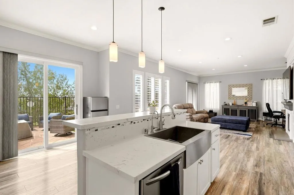 https://cdn.realtyfeed.com/cdn/127/306790023/fadc63d7ba13932762eda029ca6d9d76.webp