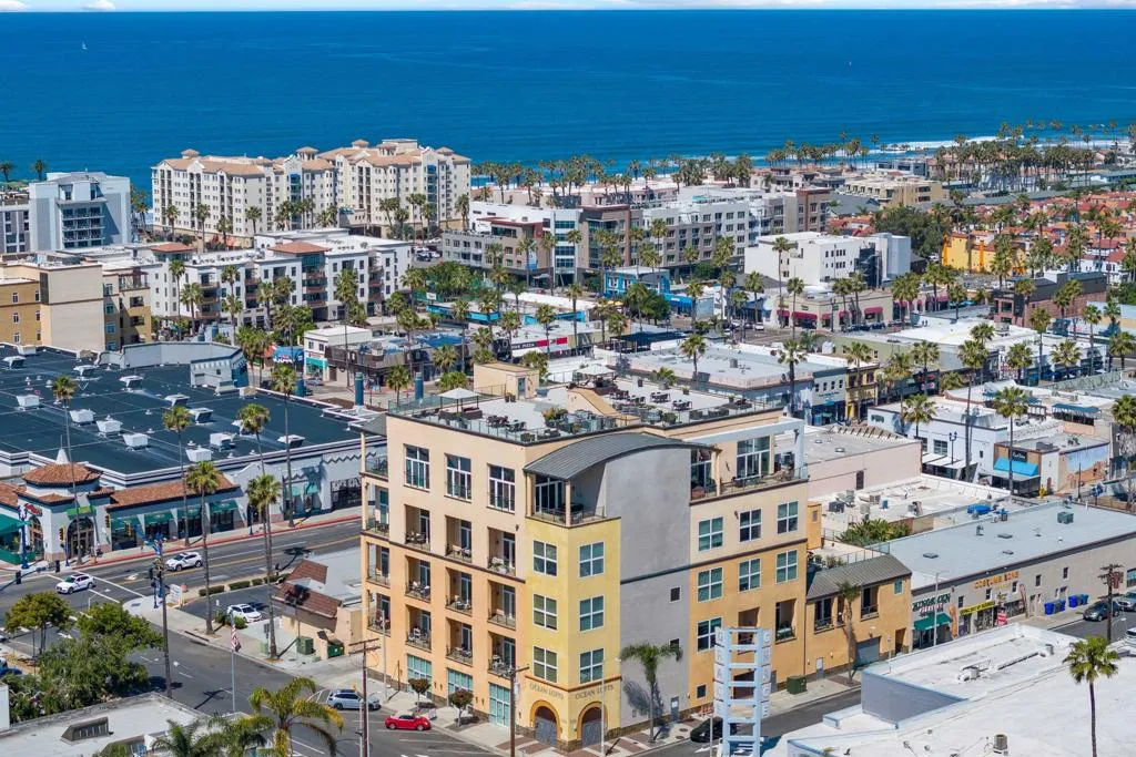 550 Seagaze Drive Unit 7, Oceanside, CA 92054 - Main photo, Oceanside, CA