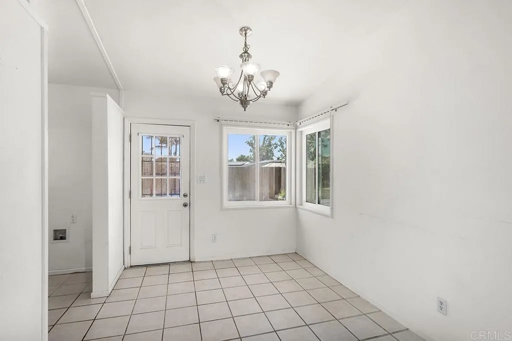 https://cdn.realtyfeed.com/cdn/127/306790061/282b00b28c97bd087653ad2b19f8cf94.webp