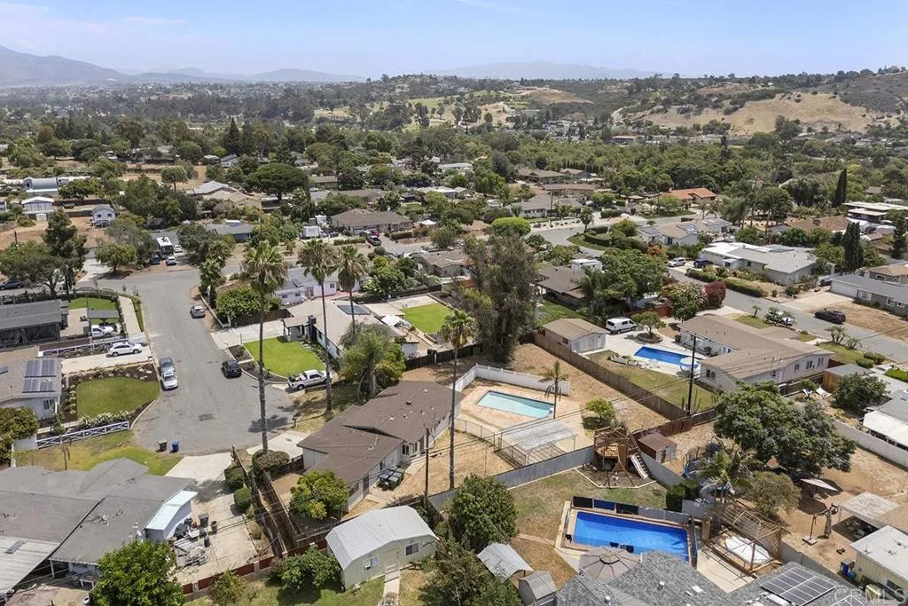 https://cdn.realtyfeed.com/cdn/127/306790061/6fbb5db2e5b553efb3dba33112fb7097.webp