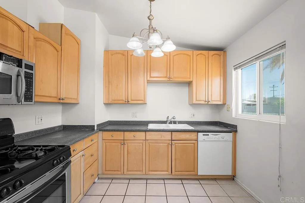 https://cdn.realtyfeed.com/cdn/127/306790061/999e12567145e87498564c0447817f3d.webp