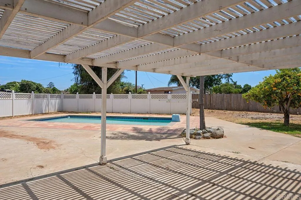 https://cdn.realtyfeed.com/cdn/127/306790061/bef0d3d98bd1cf277f236c8bcb5ab8df.webp