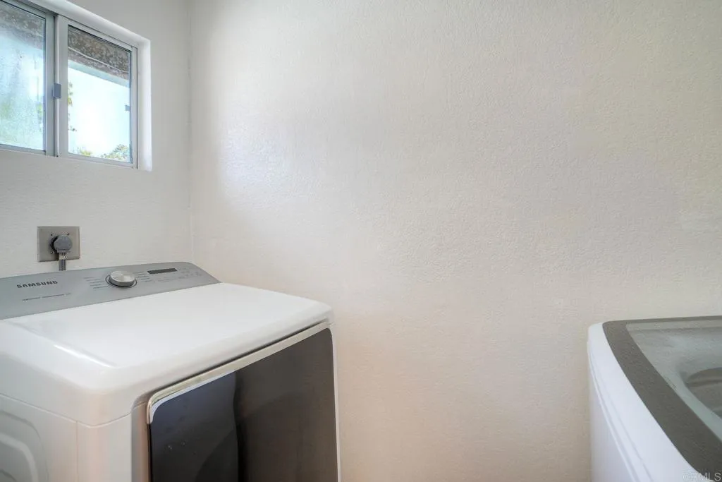 https://cdn.realtyfeed.com/cdn/127/306790135/ca104b337252e4864098ff841fd37595.webp