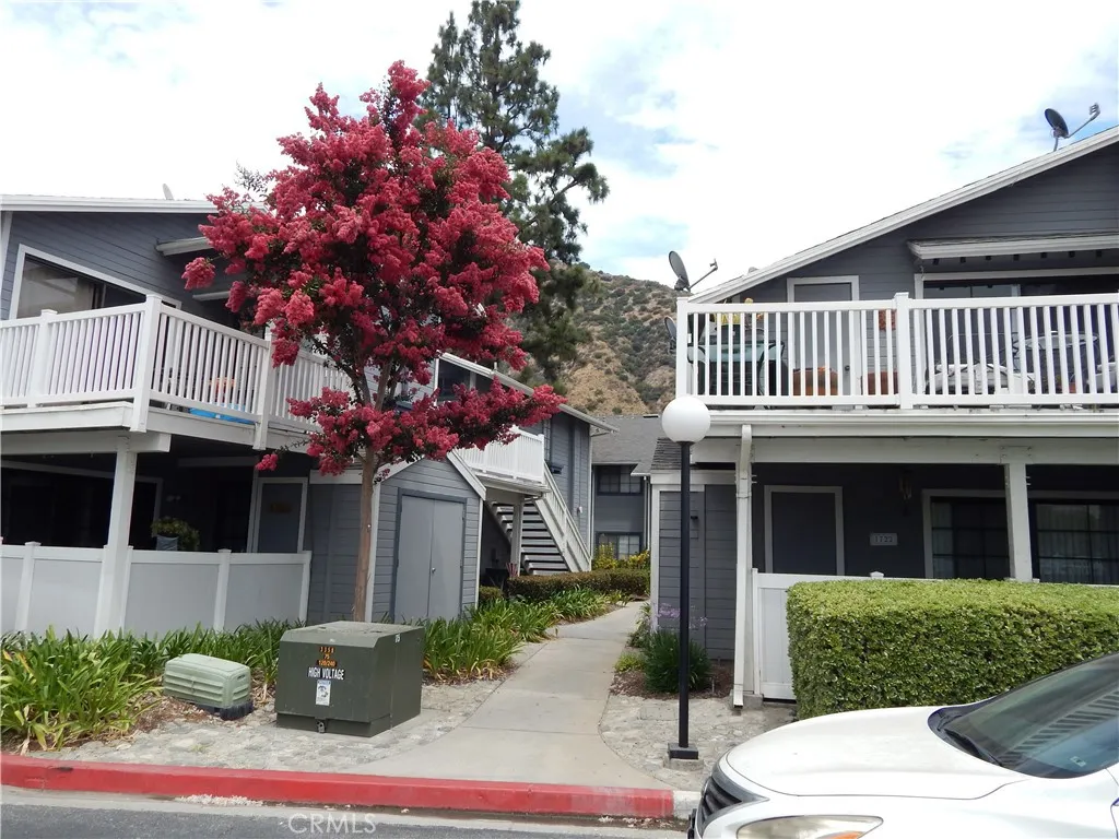 Azusa, CA 91702