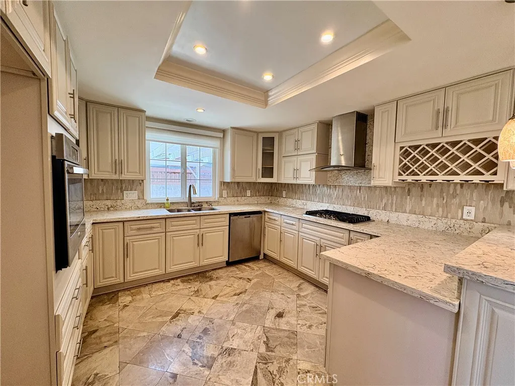 Covina, CA 91724