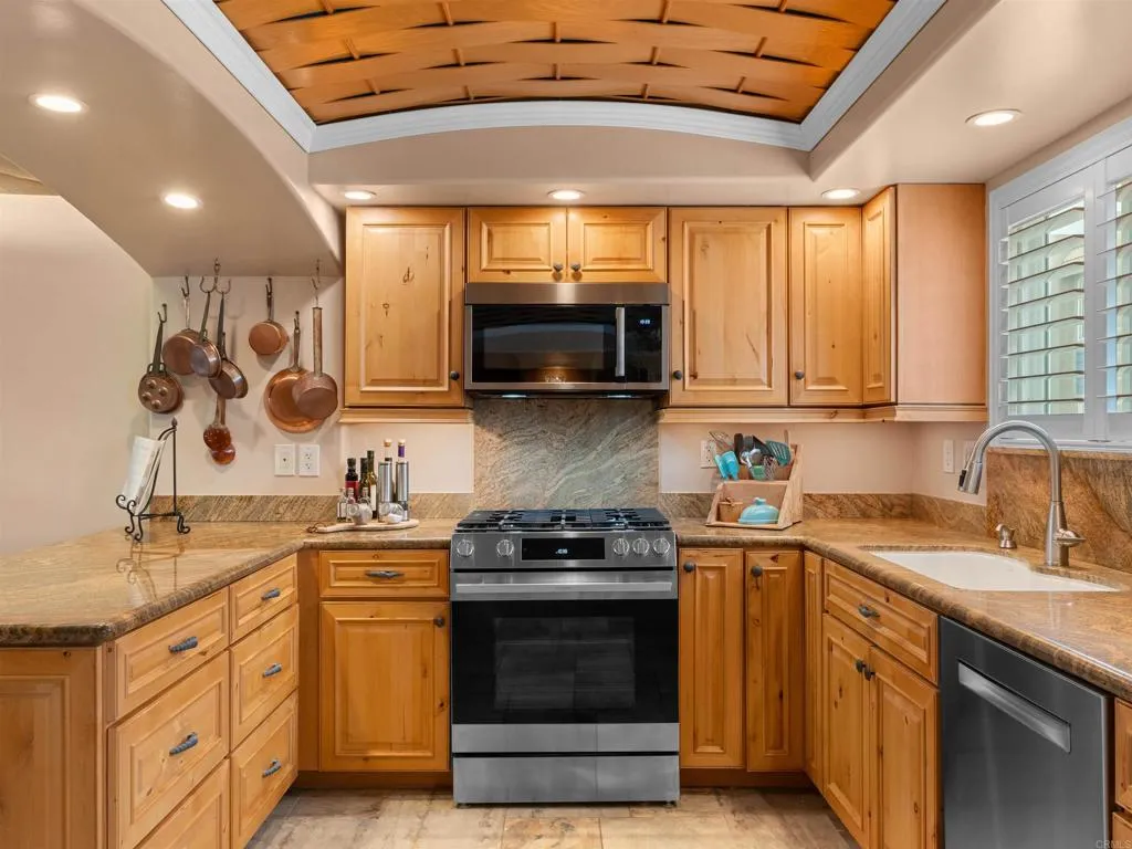 https://cdn.realtyfeed.com/cdn/127/306790167/293c15c95a8aae63bbd8fccdd2156af6.webp