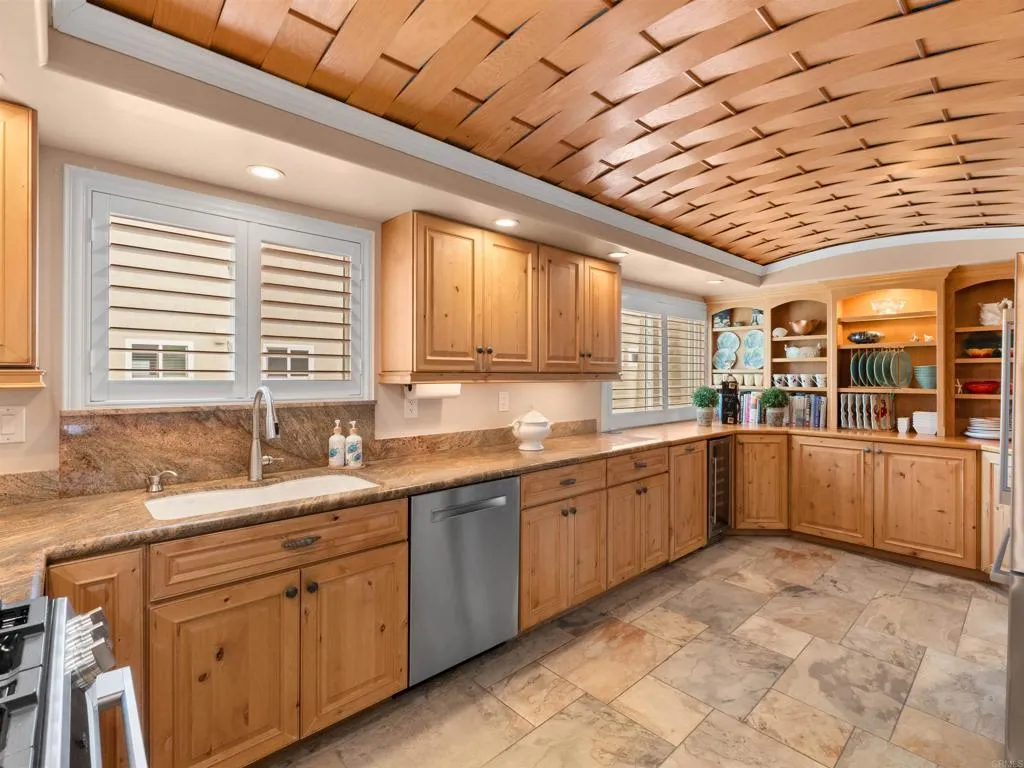https://cdn.realtyfeed.com/cdn/127/306790167/7be91545869d8dee5ace8249f3714014.webp
