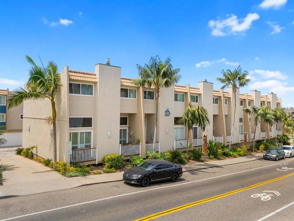 https://cdn.realtyfeed.com/cdn/127/306790167/81bc80abb5e42f4956415a1f96305136.webp