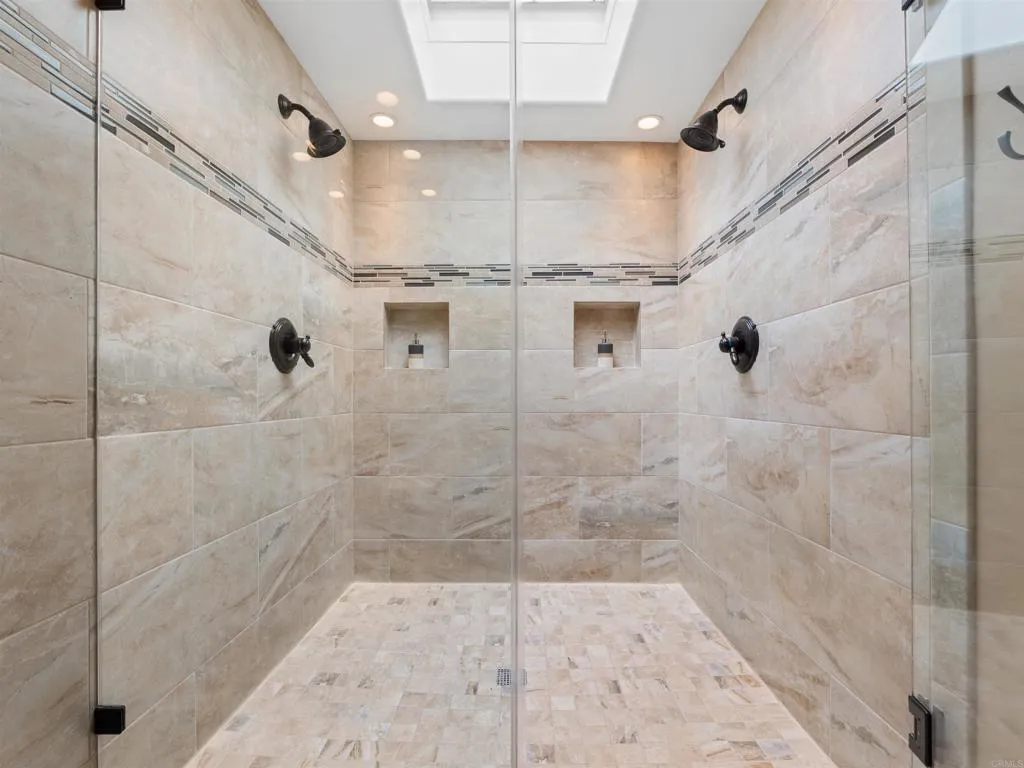 https://cdn.realtyfeed.com/cdn/127/306790167/b309ab20518aa442da700a5ff32d9707.webp