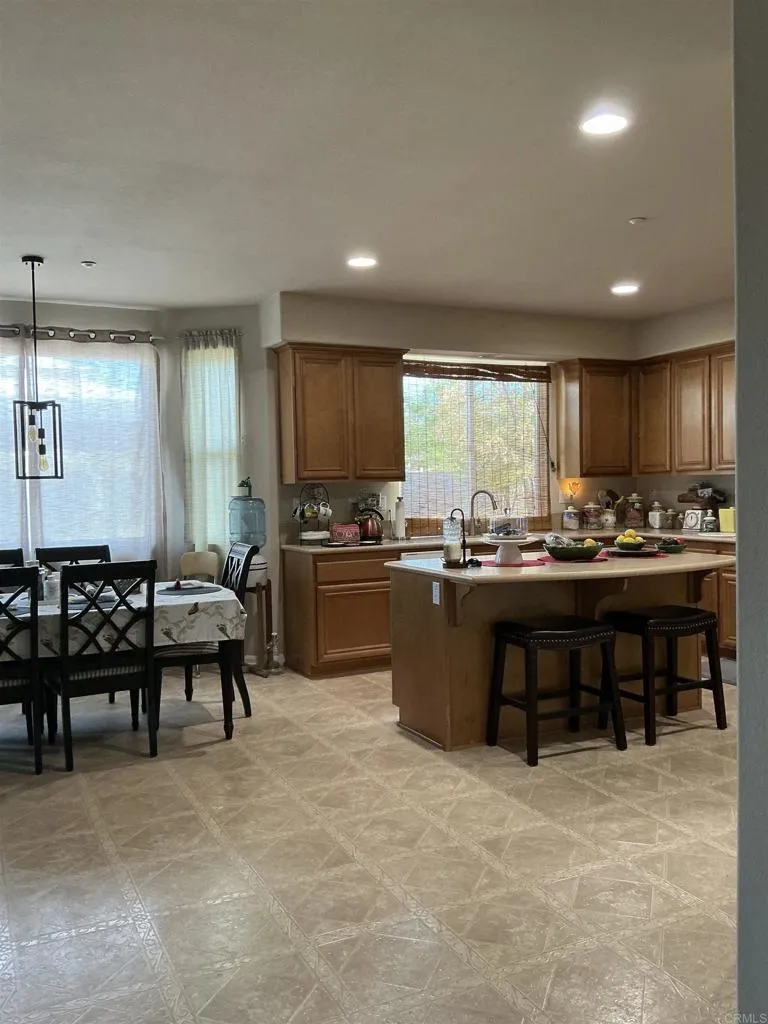 https://cdn.realtyfeed.com/cdn/127/306790176/0afcf1950d94b1c512c135f0964e7a84.webp