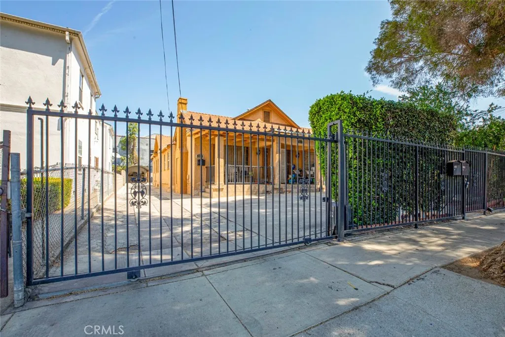 Los Angeles, CA 90029