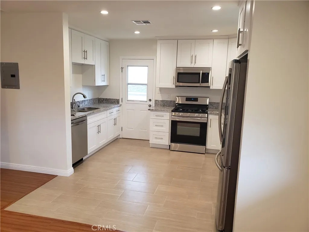 La Crescenta, CA 91214