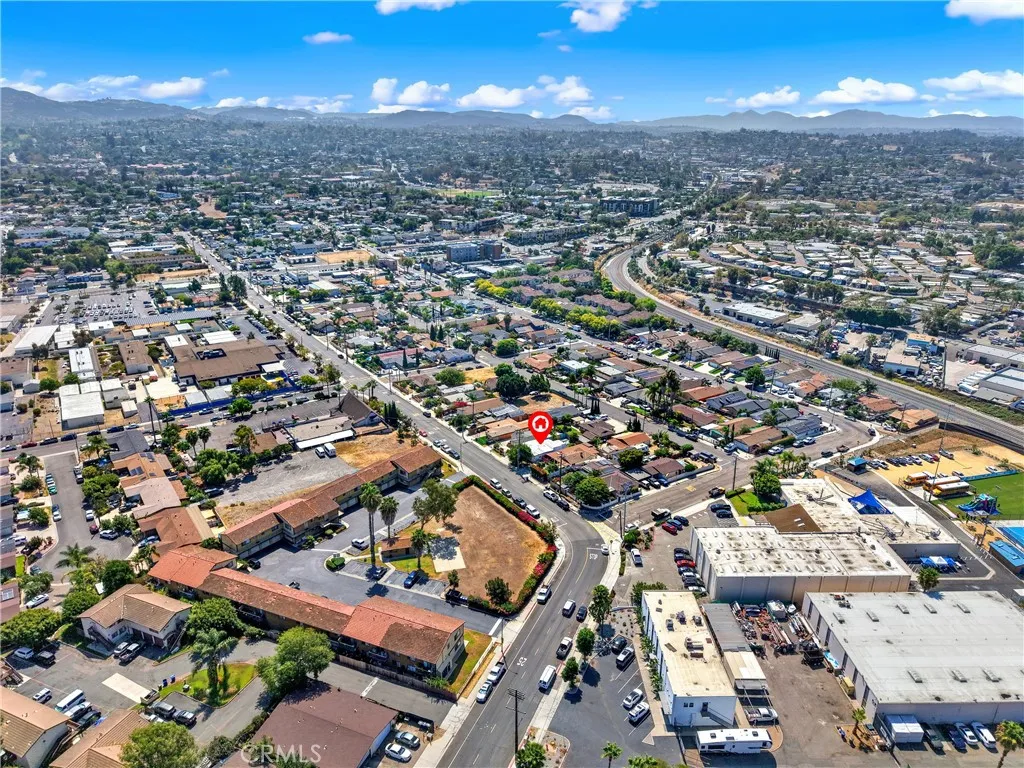 334 W California Avenue, Vista, CA 92083 - Photo 4 of 29, Vista, CA