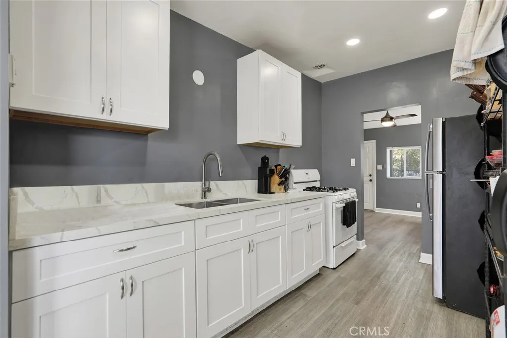 https://cdn.realtyfeed.com/cdn/127/306790250/e84425659360268bc8f1ede929fdaf43.webp