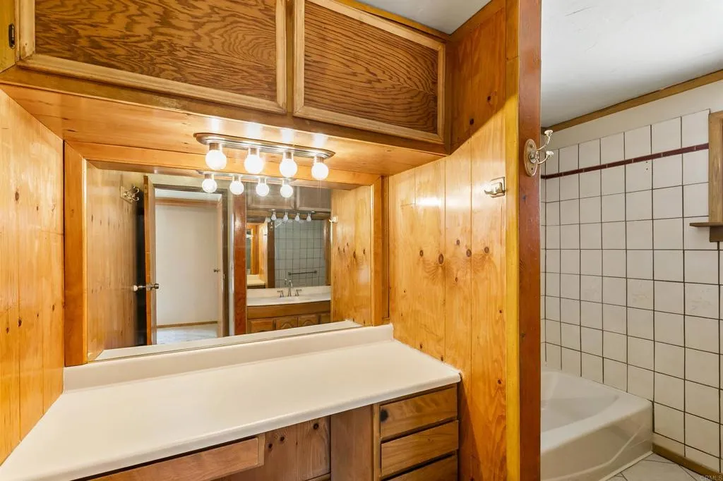 https://cdn.realtyfeed.com/cdn/127/306790295/fcaf3a06f60516e8d9b3f4acbdce6909.webp