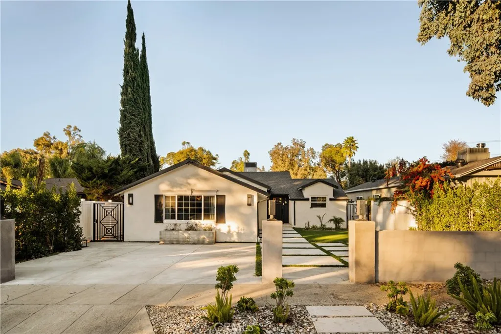 Woodland Hills, CA 91364