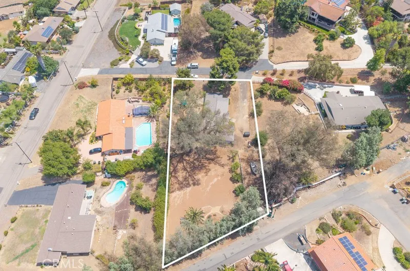 https://cdn.realtyfeed.com/cdn/127/306790332/64cf07930ae0de2f7279d2f08d6f14da.webp