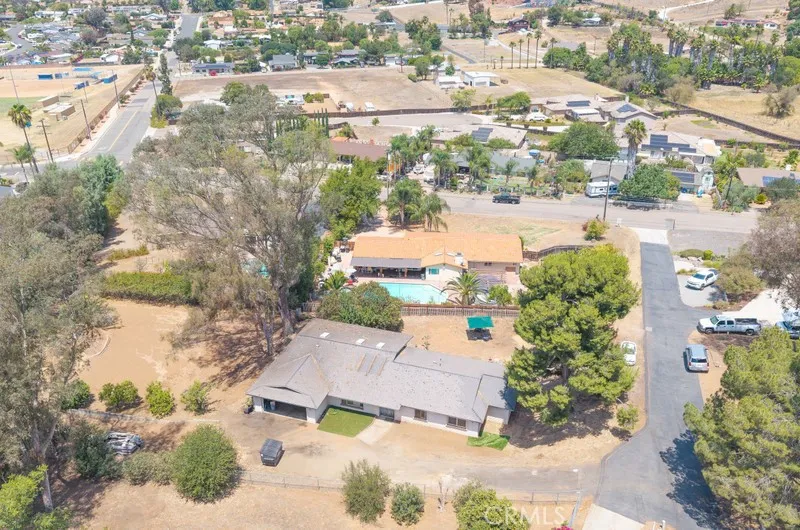 https://cdn.realtyfeed.com/cdn/127/306790332/921234fdc8ddb88d1f0eecf42adcbdbc.webp