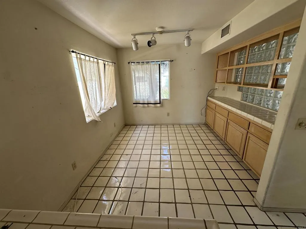 https://cdn.realtyfeed.com/cdn/127/306790353/03f230e2341f17927b2e2718b3d80230.webp