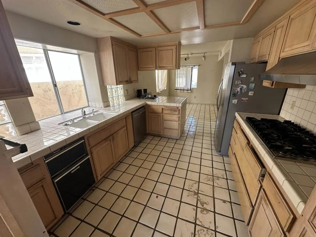 https://cdn.realtyfeed.com/cdn/127/306790353/56aae6c61815ae0a9c71e38047786977.webp