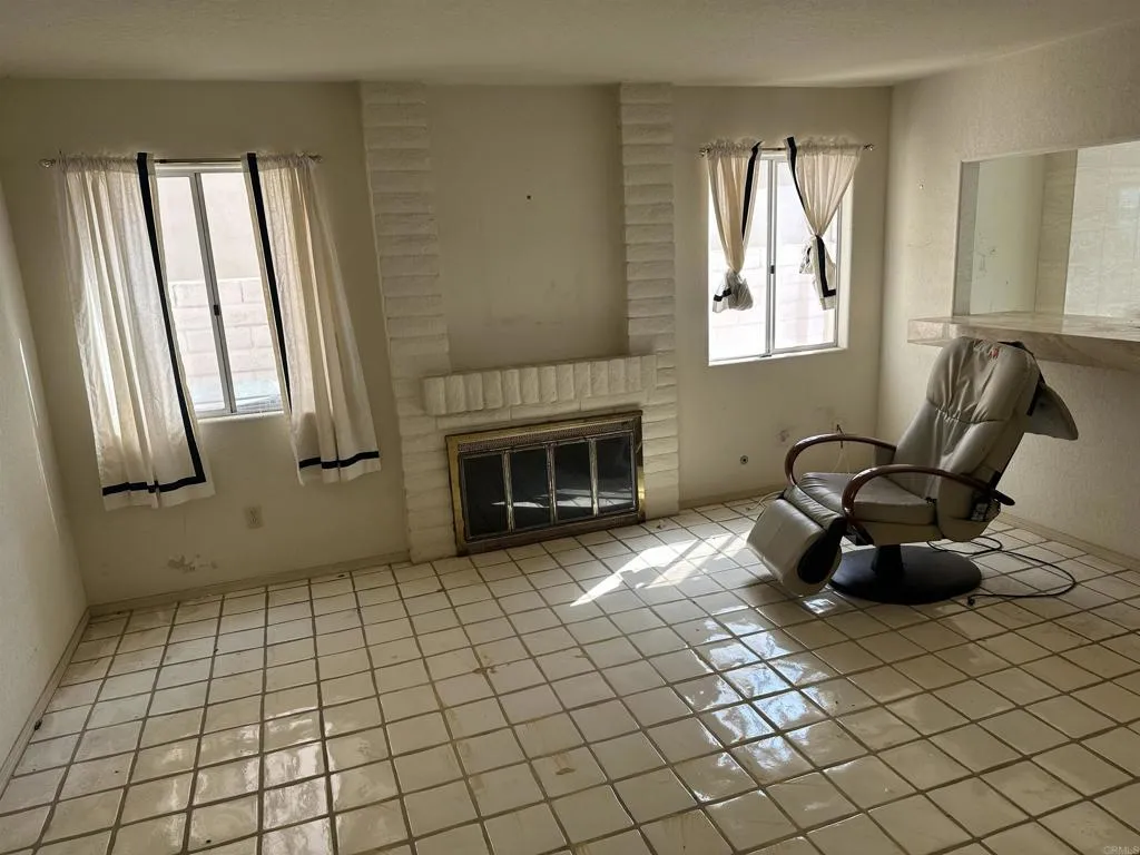 https://cdn.realtyfeed.com/cdn/127/306790353/8c6294122657d8b13617754c30f5ce18.webp