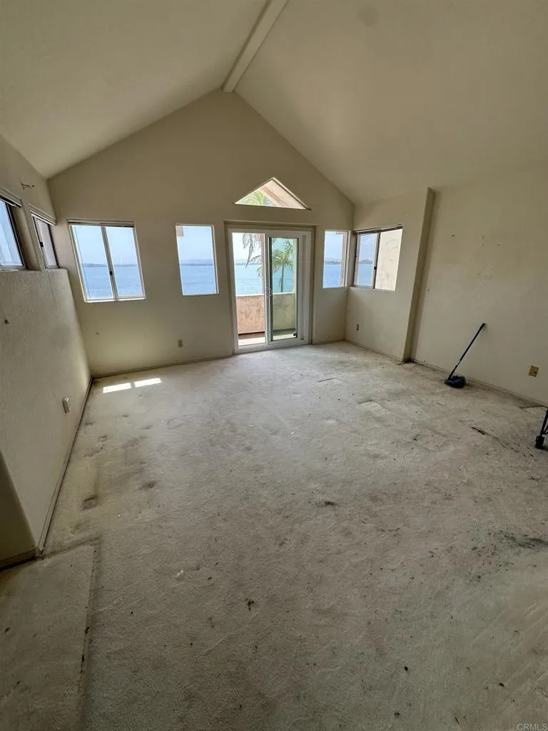 https://cdn.realtyfeed.com/cdn/127/306790353/dd5ea69986ad5cf46d7e956b28f7b4fc.webp
