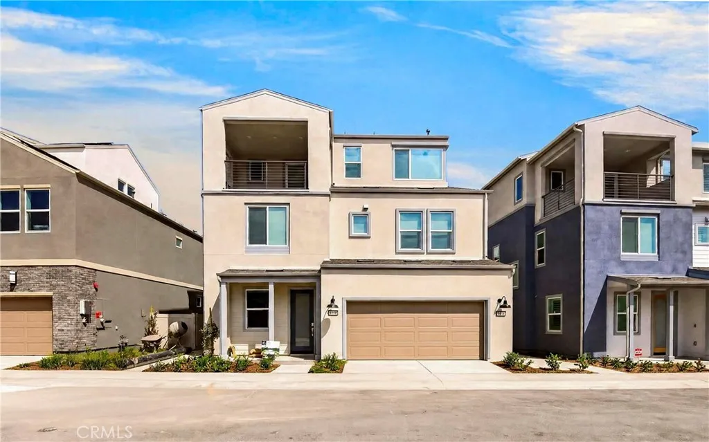 Fullerton, CA 92833