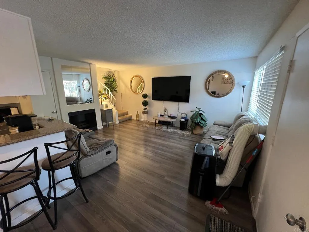 https://cdn.realtyfeed.com/cdn/127/306790418/09802541a19d5488d8299d72575b95eb.webp