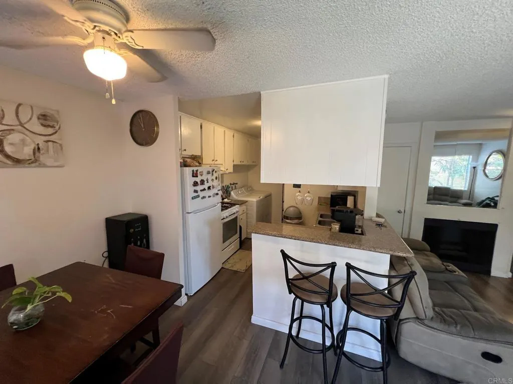 https://cdn.realtyfeed.com/cdn/127/306790418/53fb14d68cf7fef8c0ea3e3591a8cdc0.webp