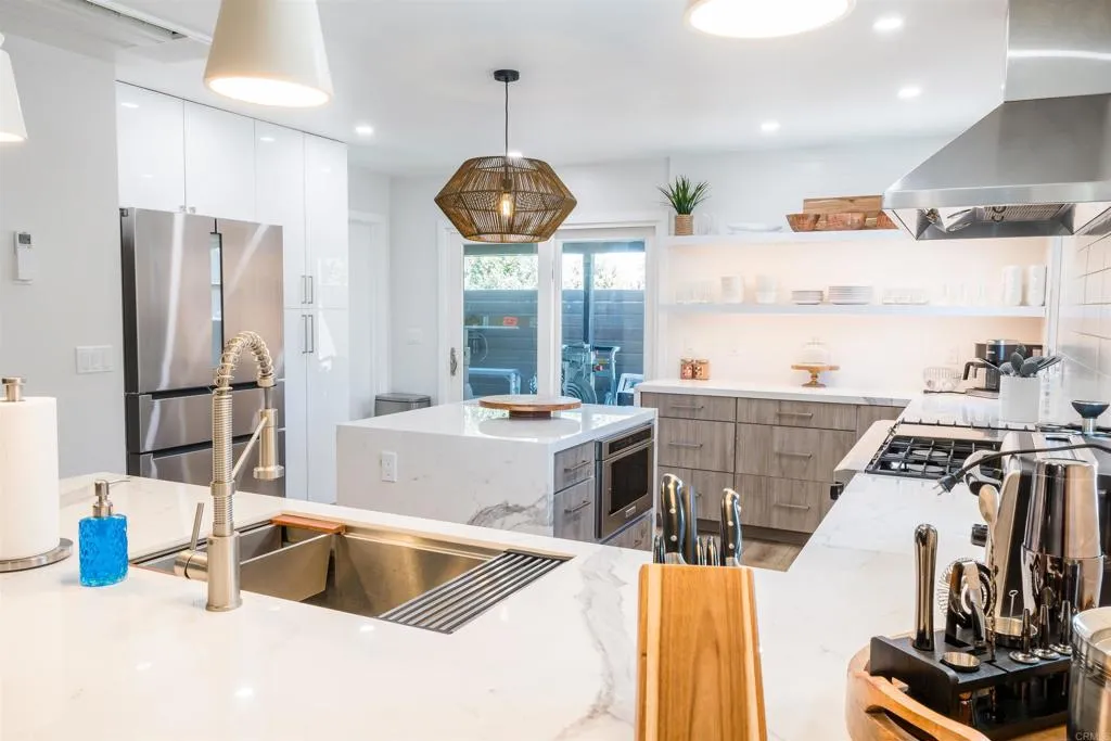 https://cdn.realtyfeed.com/cdn/127/306790422/487a2c5322e91bc0b3811a9b0c19c69b.webp