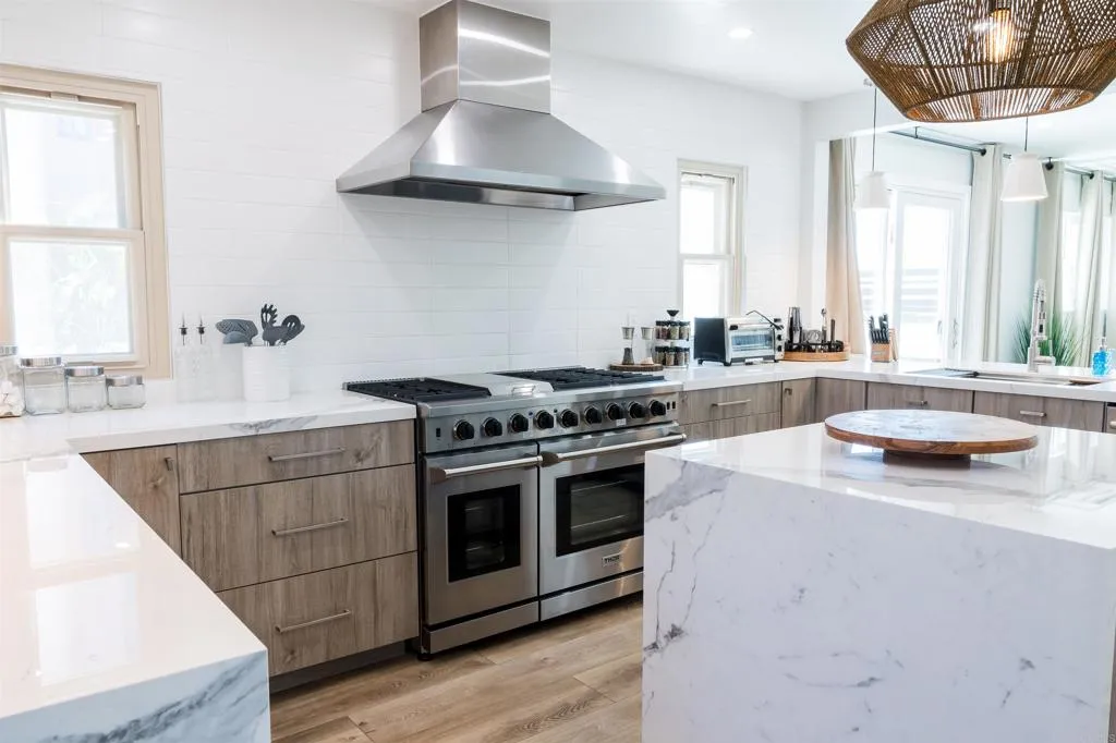 https://cdn.realtyfeed.com/cdn/127/306790422/9058120bc778c5e24715ff17fe621553.webp