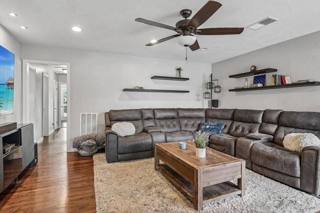 9535 Lakeview Drive, La Mesa, CA 91942 - Photo 4 of 38, La Mesa, CA