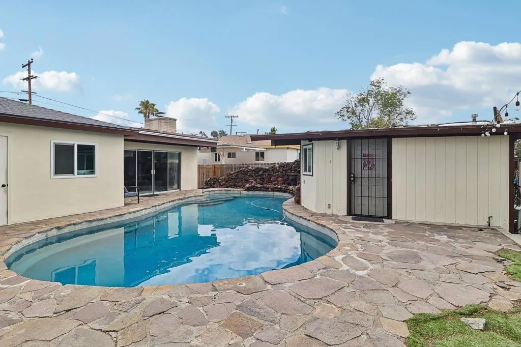 https://cdn.realtyfeed.com/cdn/127/306790462/826c835803f9104ecec509fba6c74948.webp