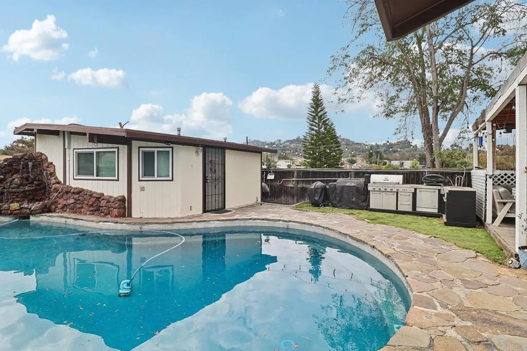 https://cdn.realtyfeed.com/cdn/127/306790462/e3f832f2c1a01c4b7490c68183a03279.webp