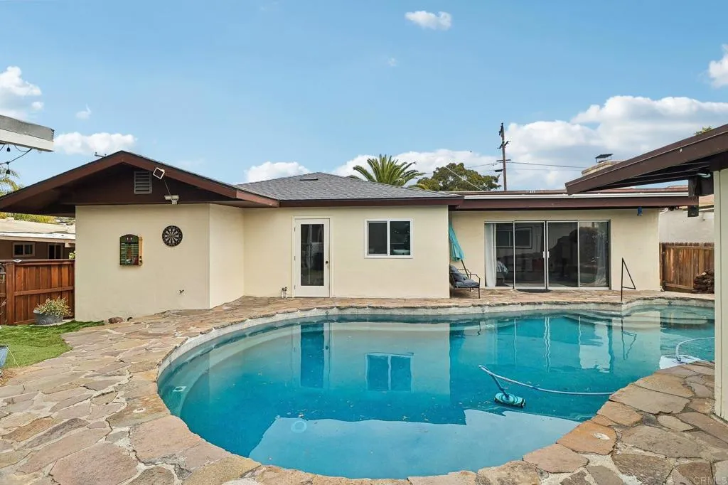 https://cdn.realtyfeed.com/cdn/127/306790462/fb432ed03fa52126f86b716fc7b512c8.webp