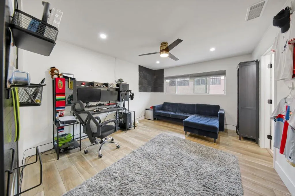 https://cdn.realtyfeed.com/cdn/127/306790466/5d7e8b3980a7ffd42a926a17383ee482.webp