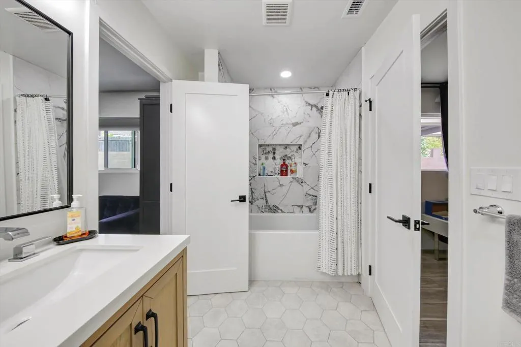 https://cdn.realtyfeed.com/cdn/127/306790466/60ee163fd4a4091809e079d0d55333d2.webp