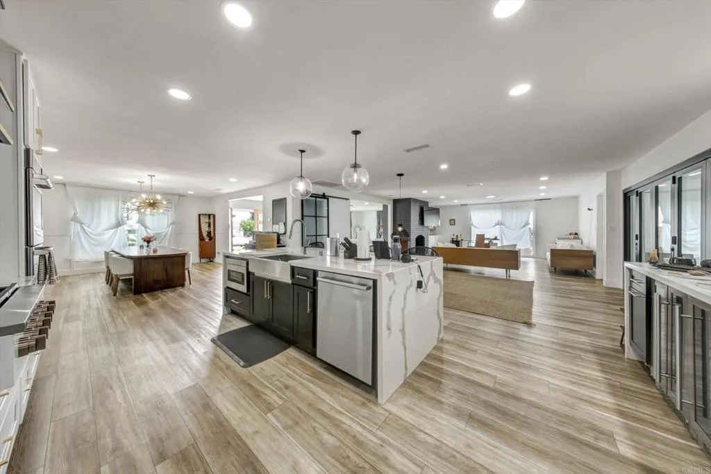 https://cdn.realtyfeed.com/cdn/127/306790466/699feb2ad75f0aa487b114566d5bed4f.webp