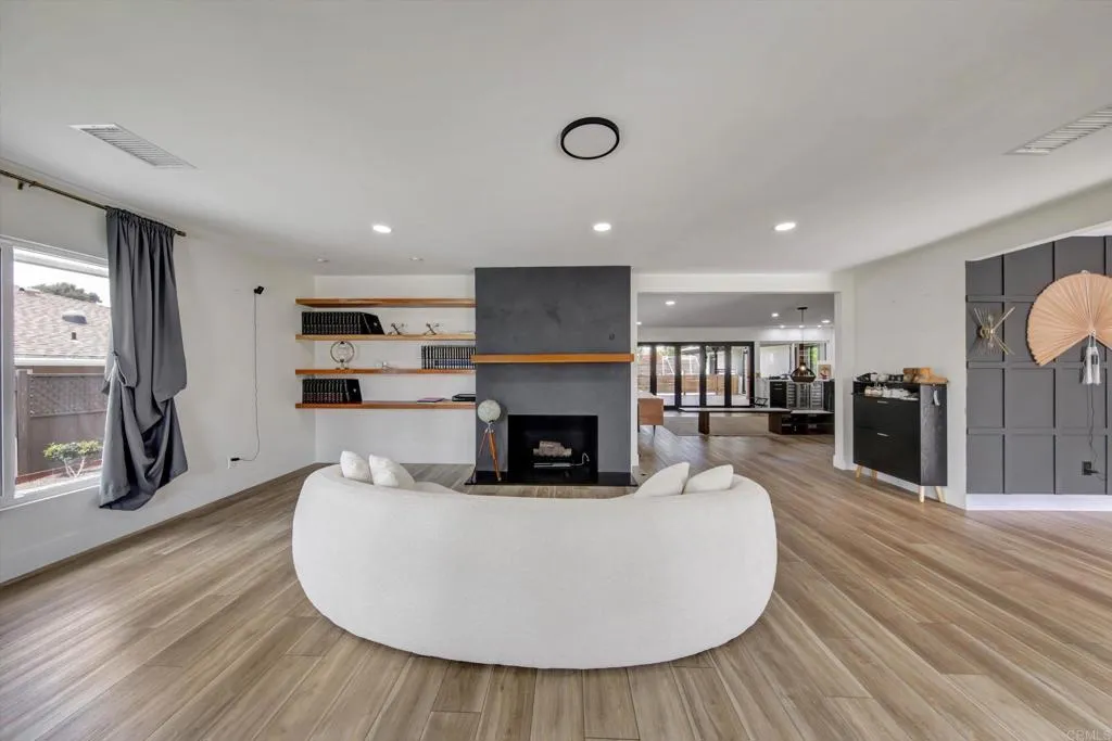 https://cdn.realtyfeed.com/cdn/127/306790466/6ff4a55fb6cabf80d6ff7c864a0ce797.webp