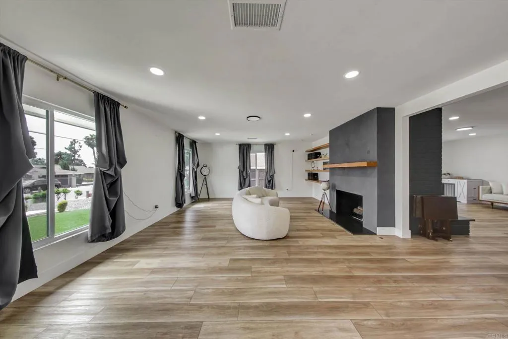 https://cdn.realtyfeed.com/cdn/127/306790466/812fbab2dbff857bc1ab0e5d3c7a26c1.webp