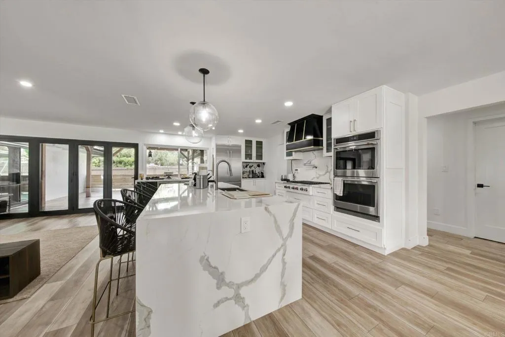 https://cdn.realtyfeed.com/cdn/127/306790466/bb4983f4cf4d0846cb5e0c1e433de85e.webp