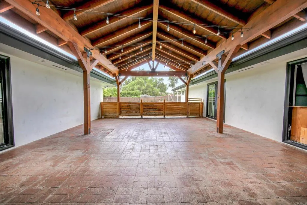 https://cdn.realtyfeed.com/cdn/127/306790466/c637c4be7c6681f0ba22ceb3a6be426d.webp