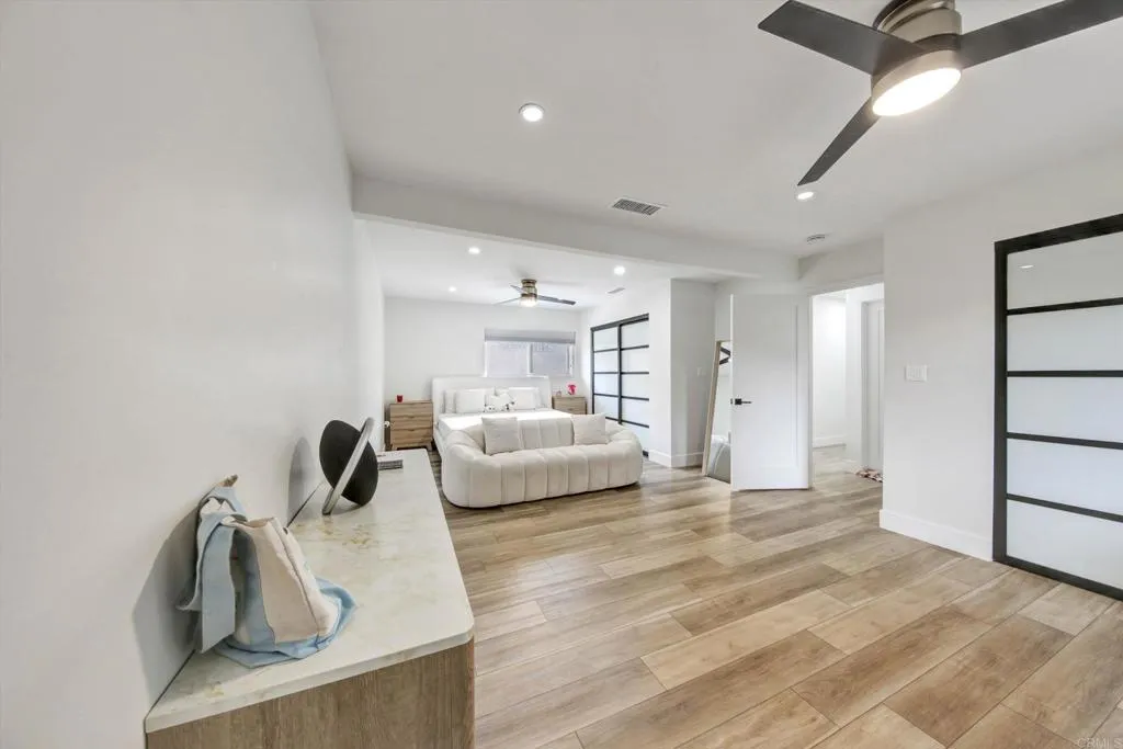 https://cdn.realtyfeed.com/cdn/127/306790466/de54efae804d6c499d3b975513c9f424.webp