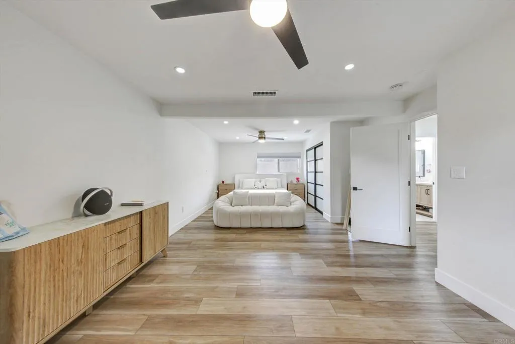 https://cdn.realtyfeed.com/cdn/127/306790466/df4309f0253a9a11560a243a3a572d5b.webp