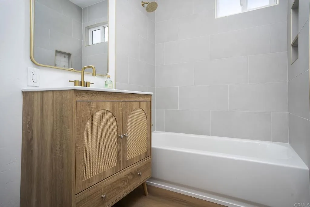 https://cdn.realtyfeed.com/cdn/127/306790467/0e6b67941ea62b83d3a5b4e33c3a7195.webp