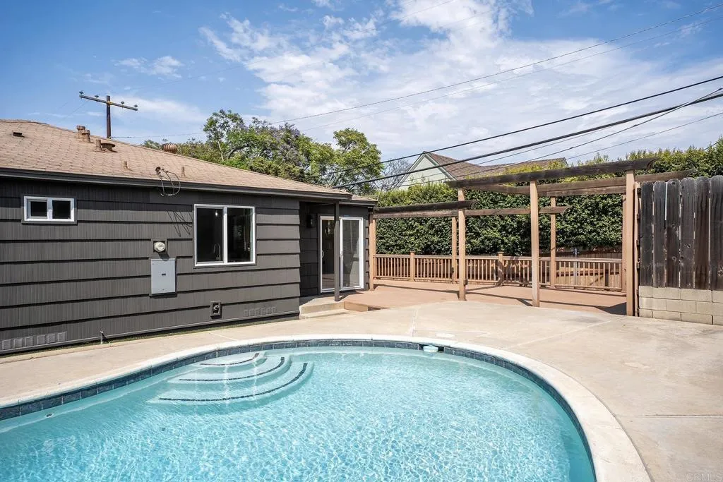 https://cdn.realtyfeed.com/cdn/127/306790467/23402c1cd898d5c9d2f925a723480e10.webp