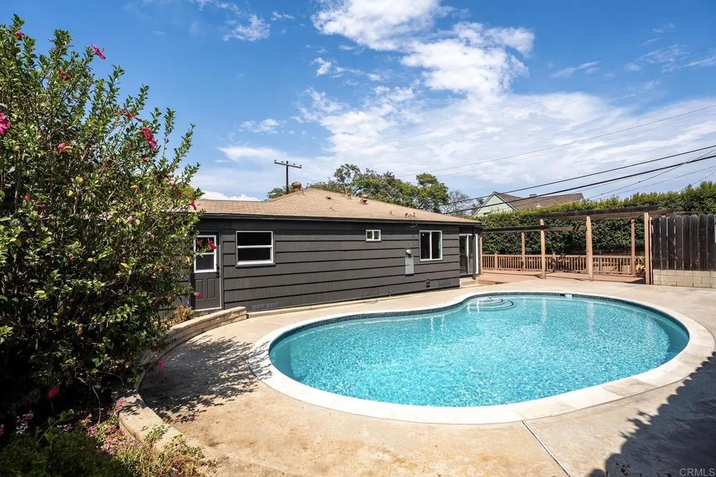 https://cdn.realtyfeed.com/cdn/127/306790467/9d96425a9e5a0b4b14efc5d8127a12d9.webp