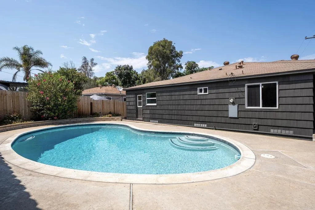 https://cdn.realtyfeed.com/cdn/127/306790467/af7bb2e661812c6482a5a0be12af86e8.webp