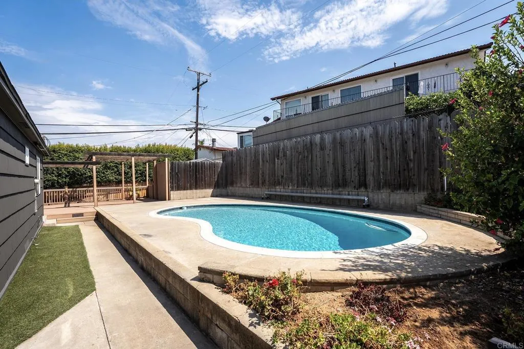 https://cdn.realtyfeed.com/cdn/127/306790467/b964e2899ea4cfec763c57e3eb5c4bb7.webp