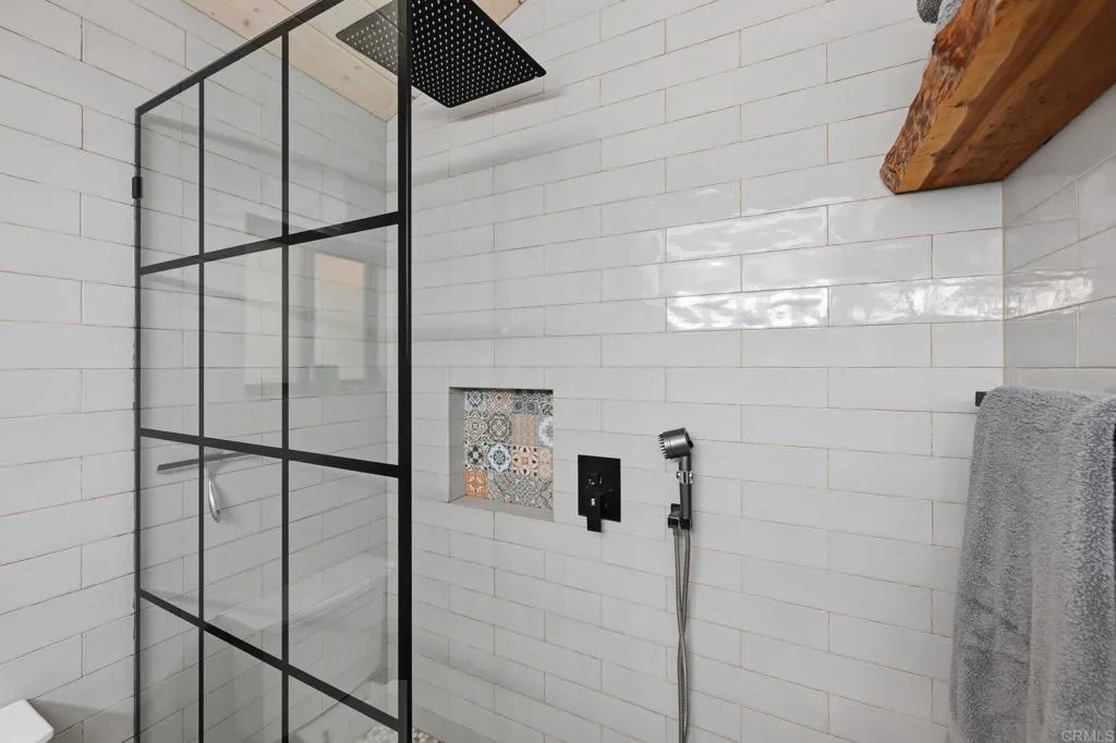 https://cdn.realtyfeed.com/cdn/127/306790474/02ebefe5959ddcc9a508cbfbd79112f0.webp